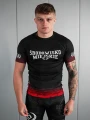 rashguard-punch-czarny-czerwony-srodowisko-miejskie.webp