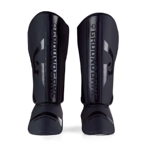 Ground Game Lekkie ochraniacze na piszczele Stripe Black