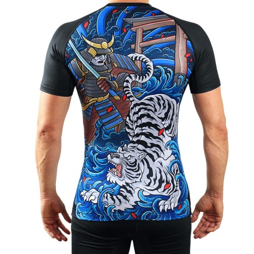Rashguard-Yokai-3-0-krotki-rekaw-madake.jpg